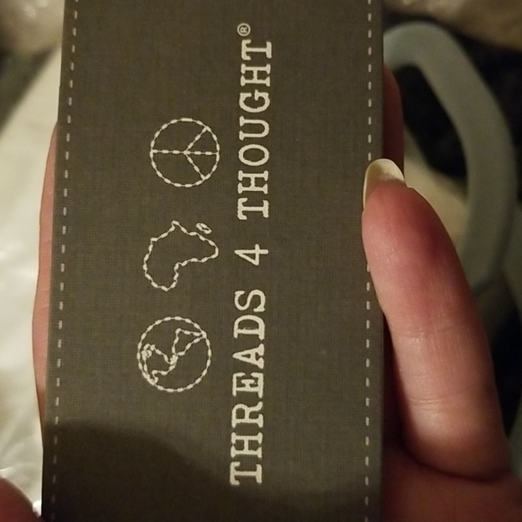 1 Threads 4 Thought Mystery Top - Picture 4 of 4